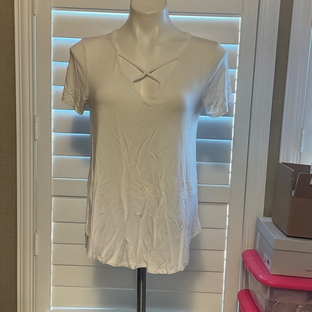 Emory Park Cream Crisscross V-Neck Tee